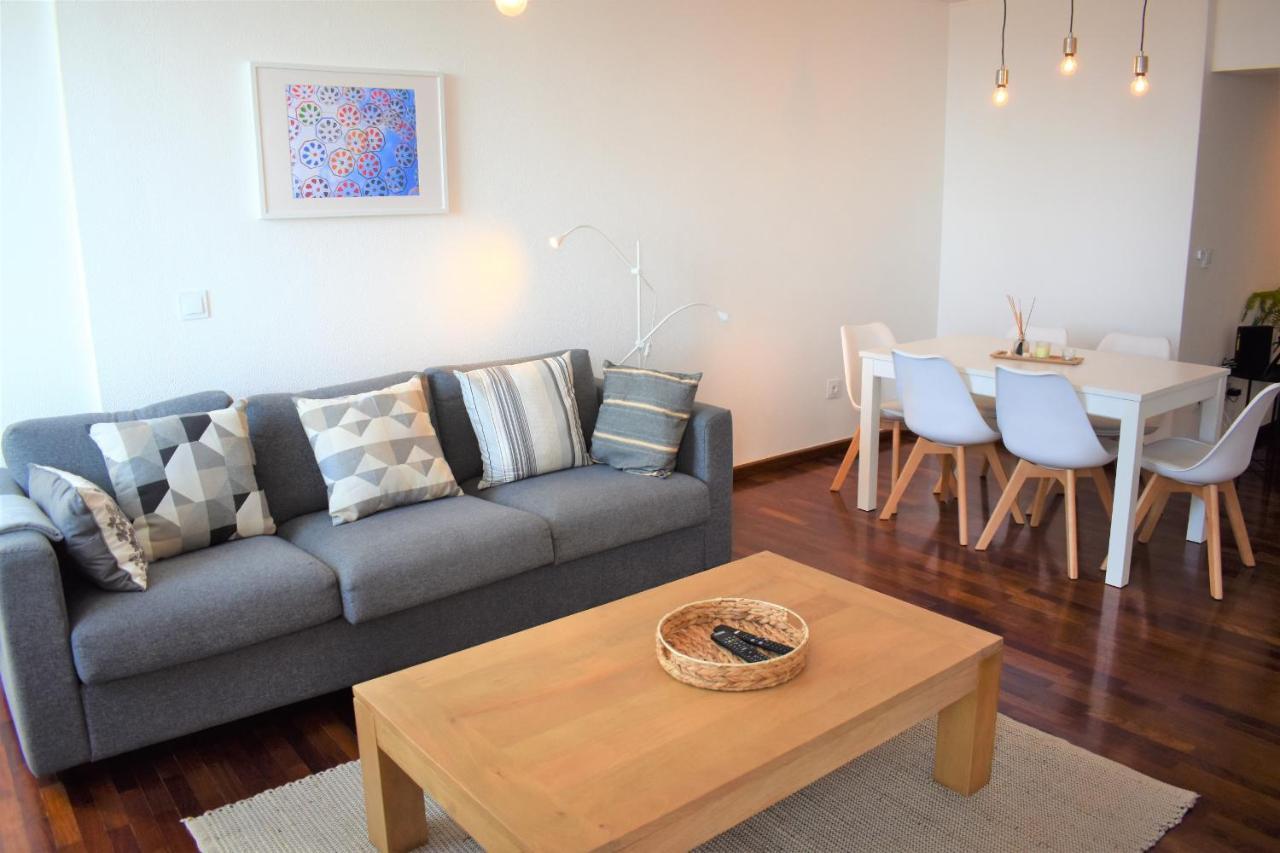 Madeira, 3 Bedroom With Ocean Views In Apartment